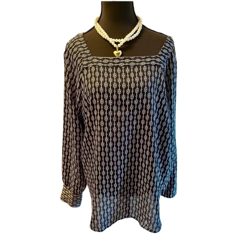 Ann Taylor Blue and White Chain Print Blouse, Size L